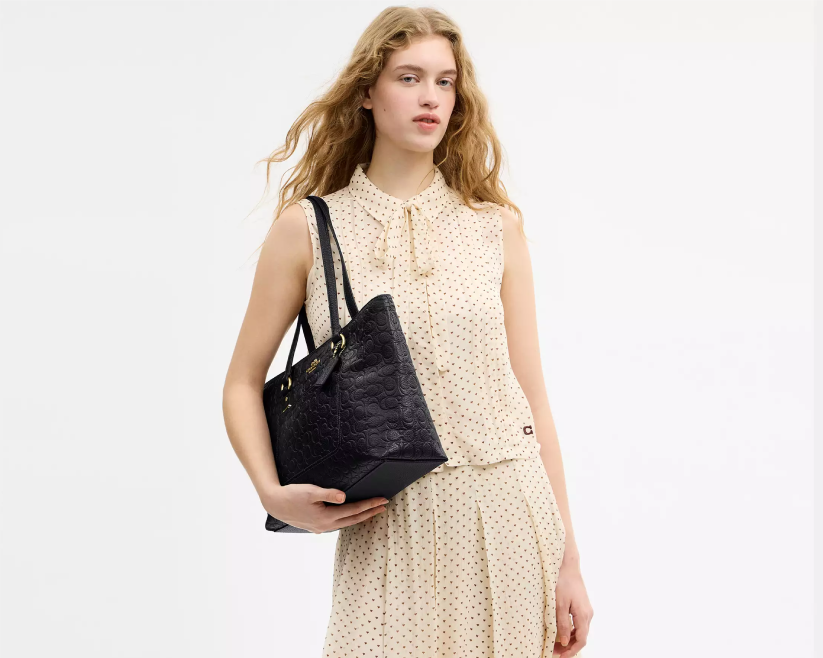 Station Tote Bag In Signature pebbled leather "Gold/Black"