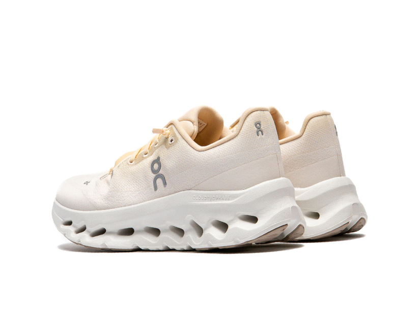 Running WMNS Cloudtilt