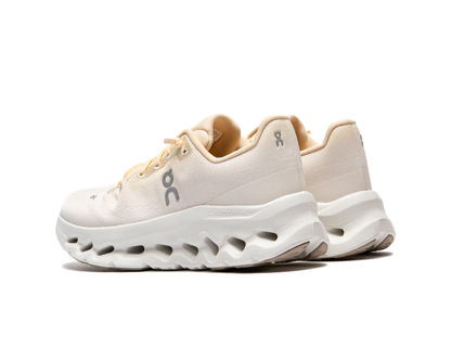 Running WMNS Cloudtilt