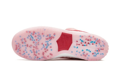 SB Dunk Low StrangeLove Skateboards
